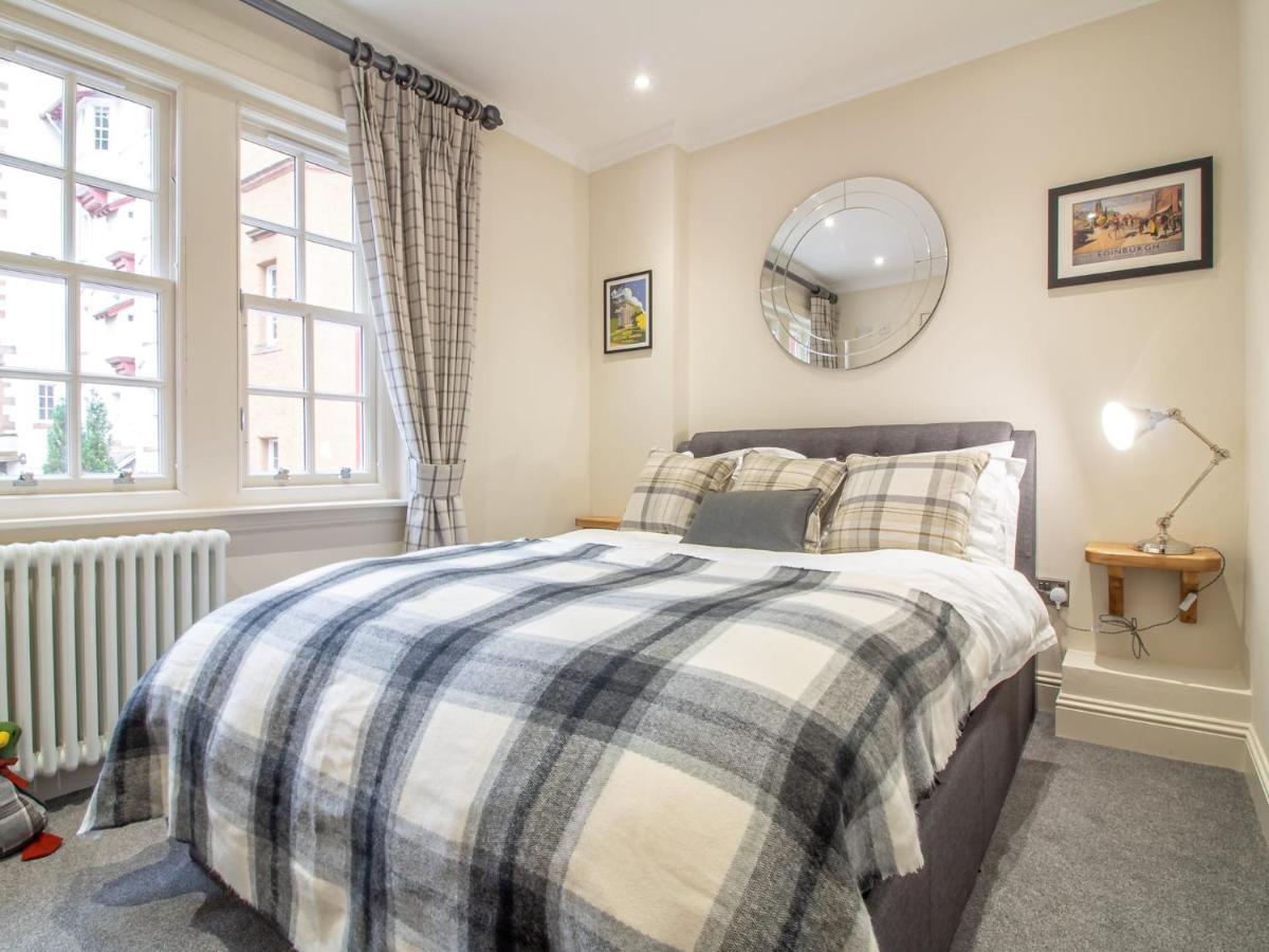 Luxury Royal Mile Apartment By The Castle - Sleeps 4 Edinburgh Kültér fotó
